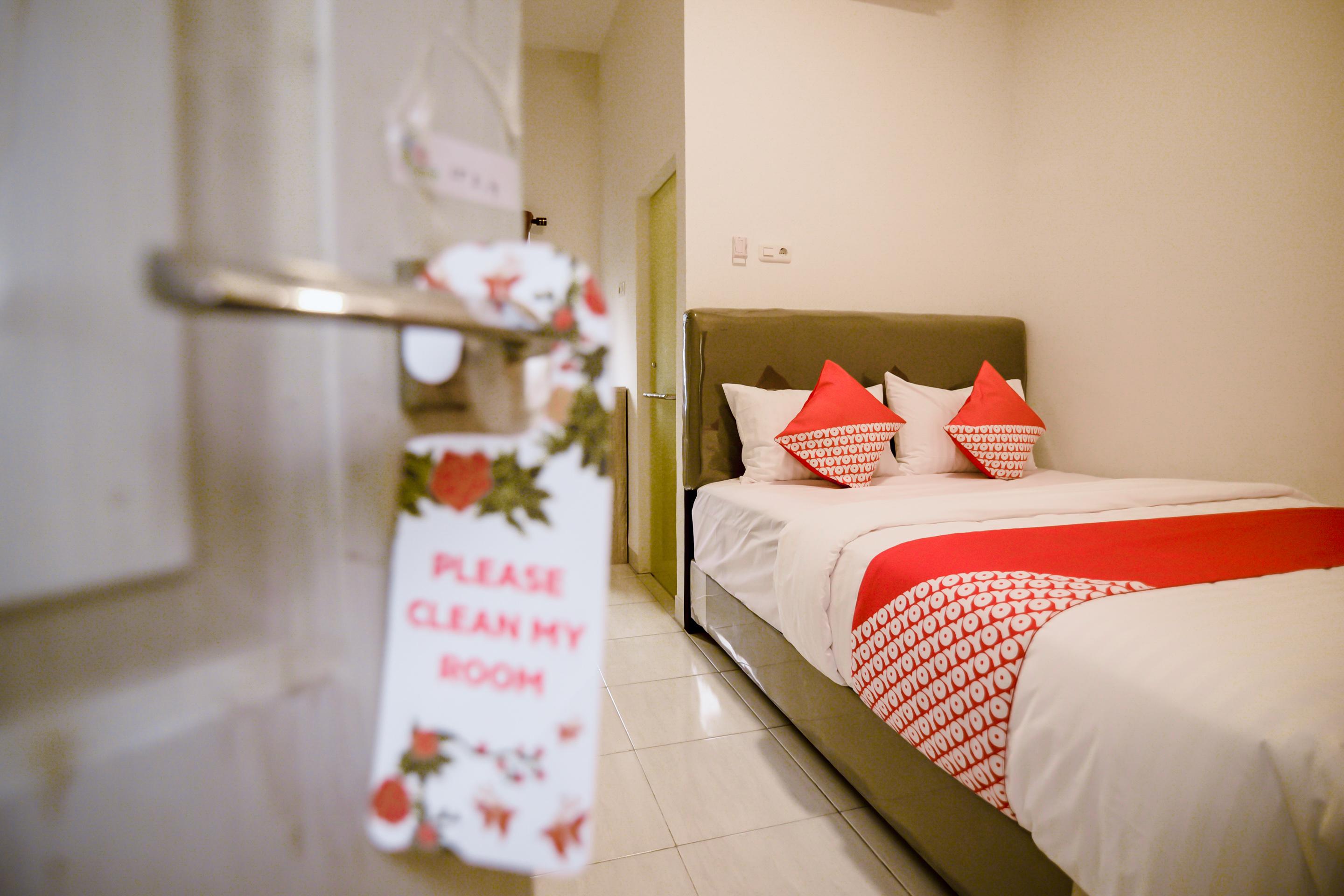 Hotel Oyo 183 The Pipe House Palembang Exterior foto