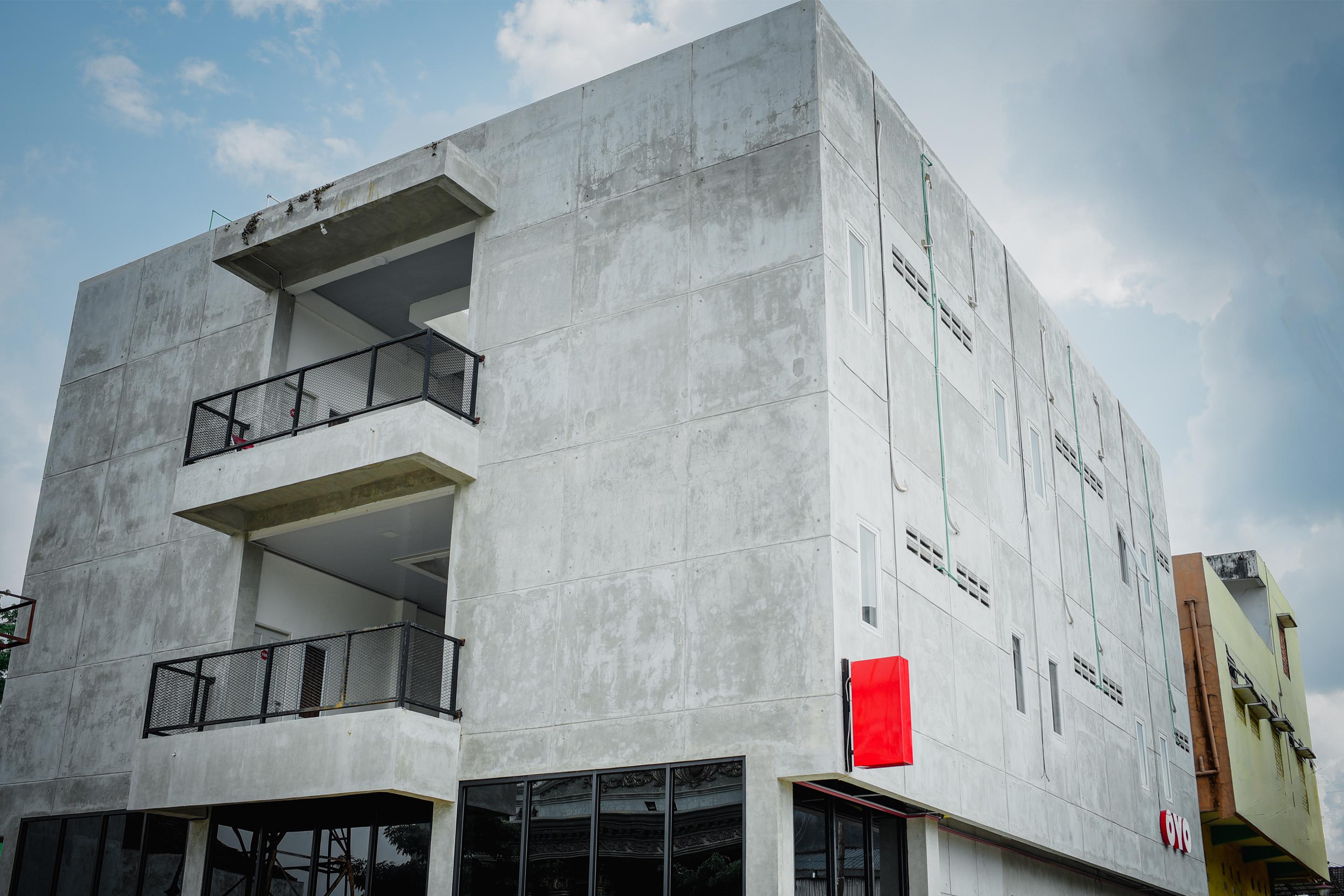 Hotel Oyo 183 The Pipe House Palembang Exterior foto